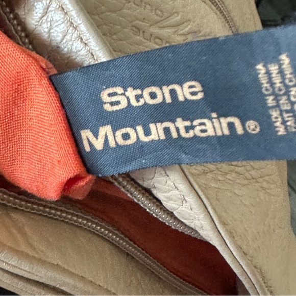 Women’s Purse Stone Mountain Beige Pebble Leather Shoulder/Crossbody - Picture 9 of 9